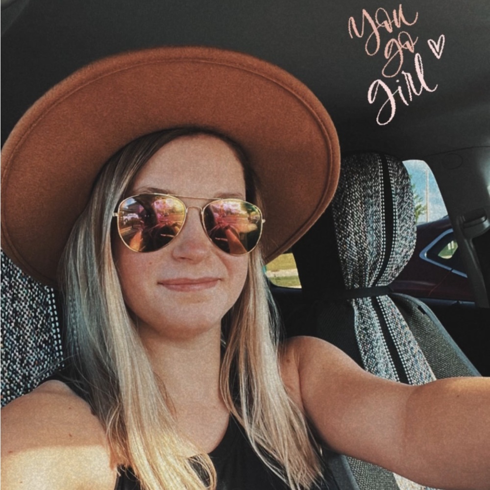 Meet your Posher, Meagan